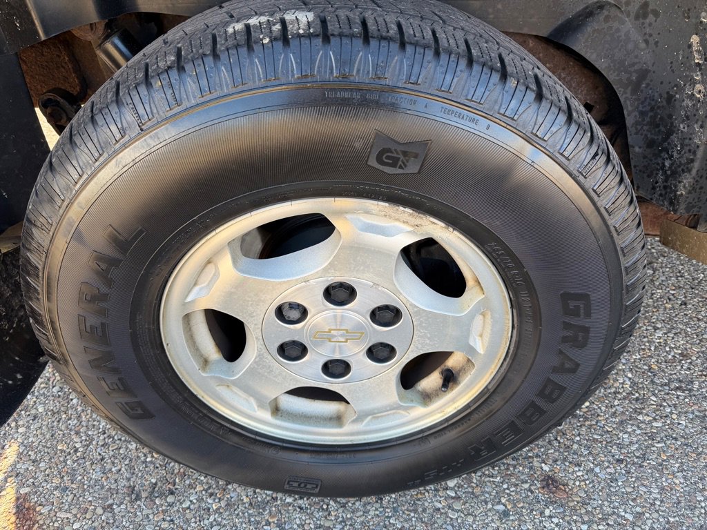 Used 2005 Chevrolet Avalanche LS w/ Onstar Plus Package image 18