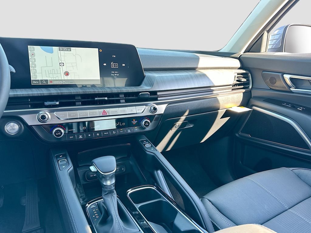 Used 2025 Kia Telluride EX w/ EX Captain's Chair Package image 25