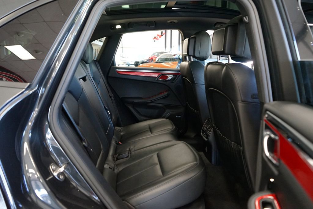 Used 2019 Porsche Macan AWD/4WD image 13
