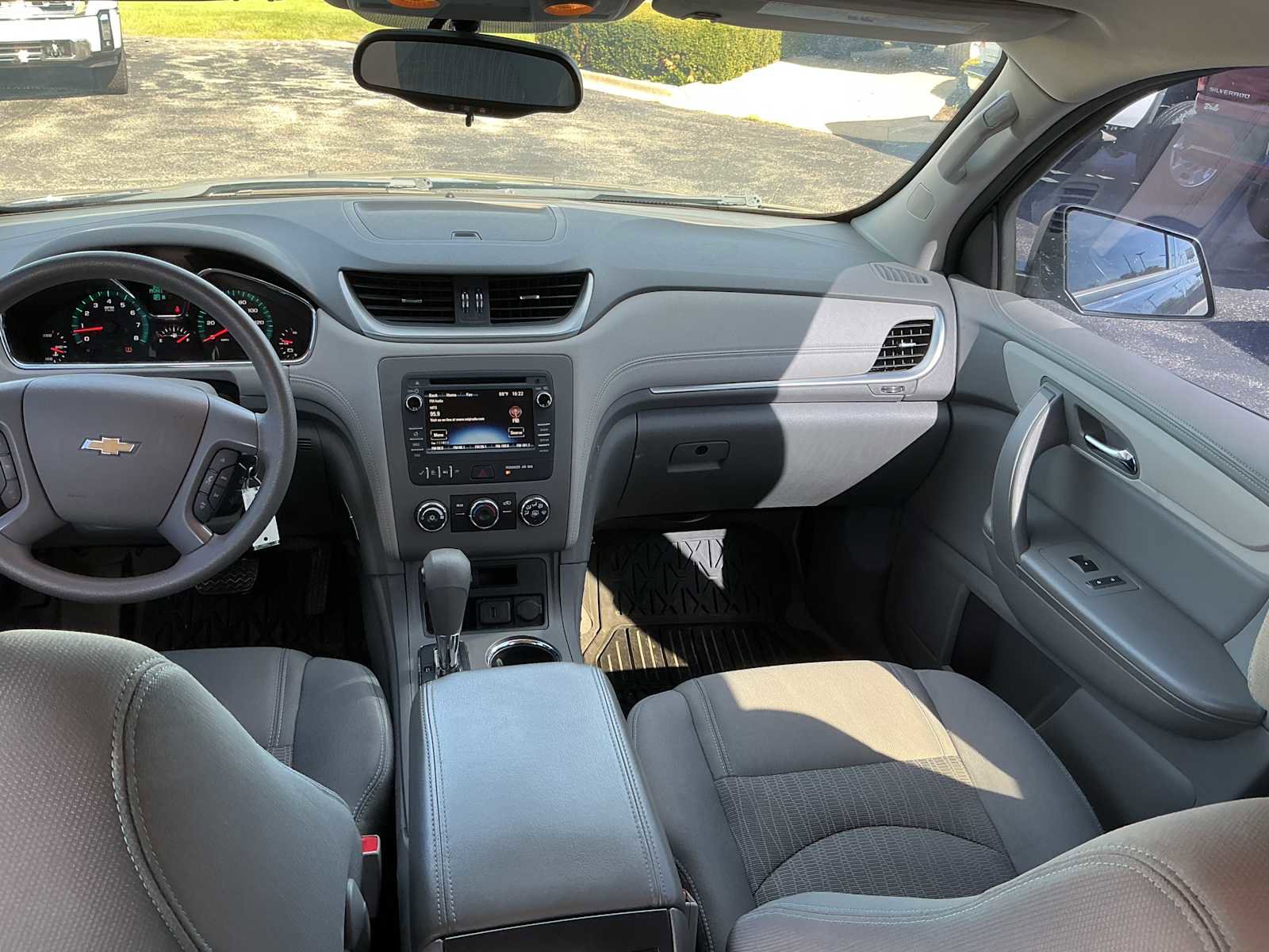 Used 2017 Chevrolet Traverse LS AWD/4WD image 6