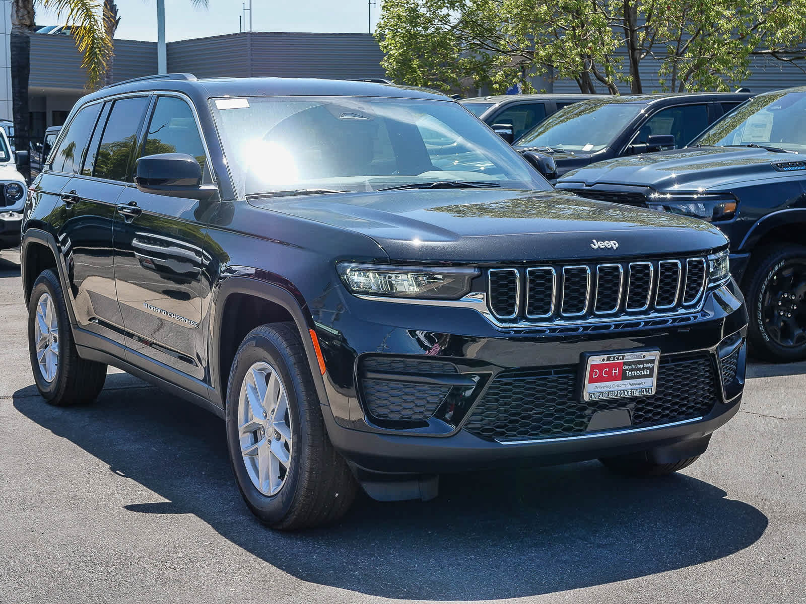 New 2026 Jeep Grand Cherokee Laredo AWD/4WD image 3