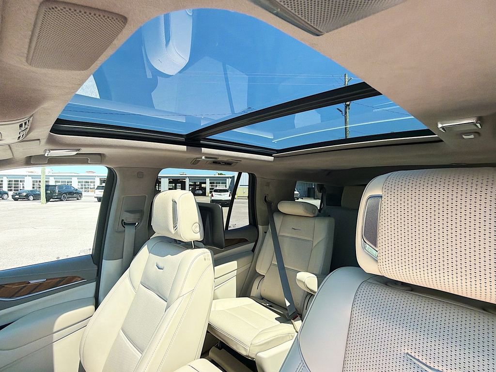 Used 2021 Cadillac Escalade Premium Luxury Platinum w/ Heavy-Duty Trailer Package image 22