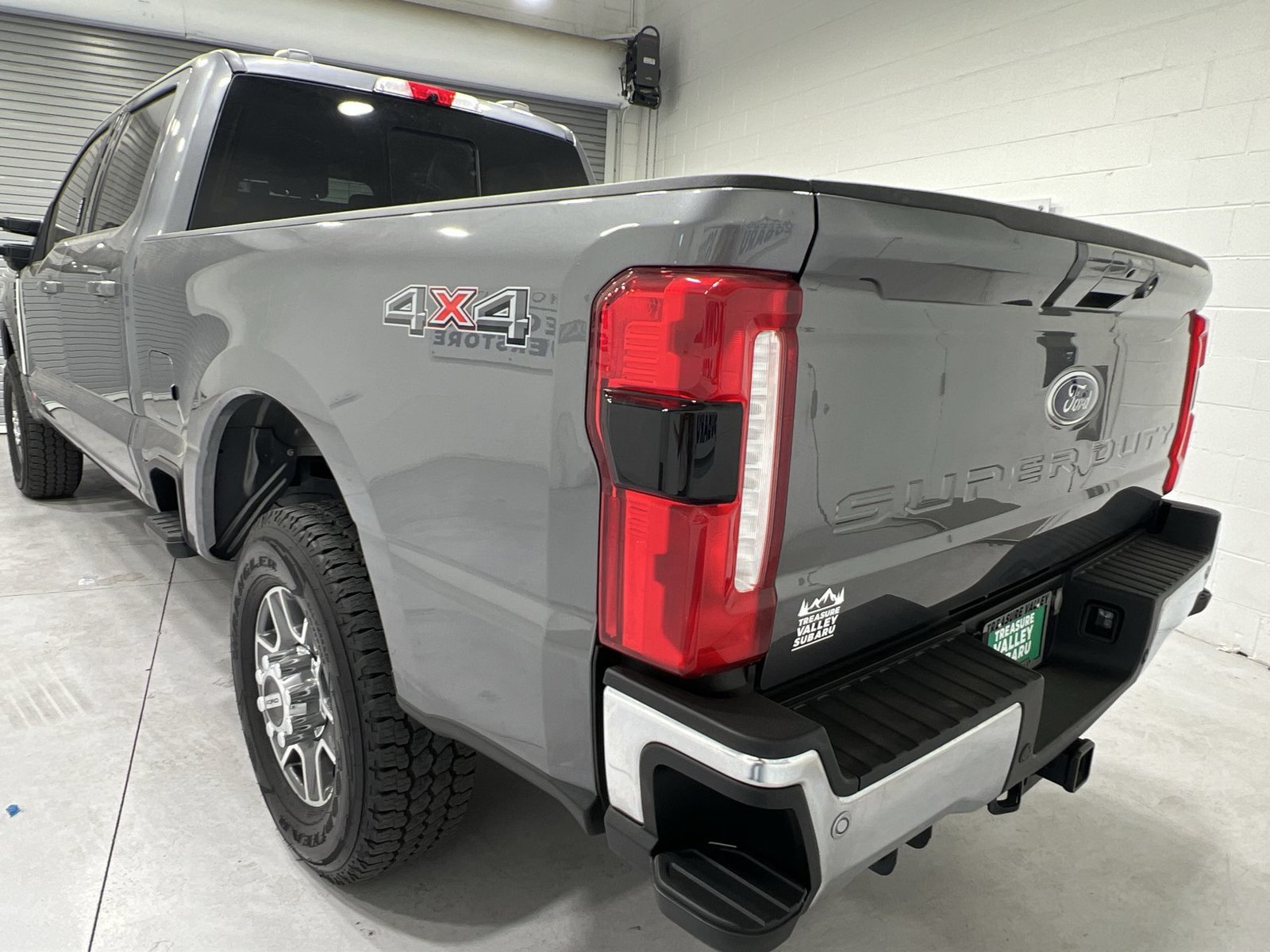 Used 2024 Ford F350 Lariat AWD/4WD image 6