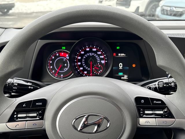 Used 2023 Hyundai Elantra SEL image 18