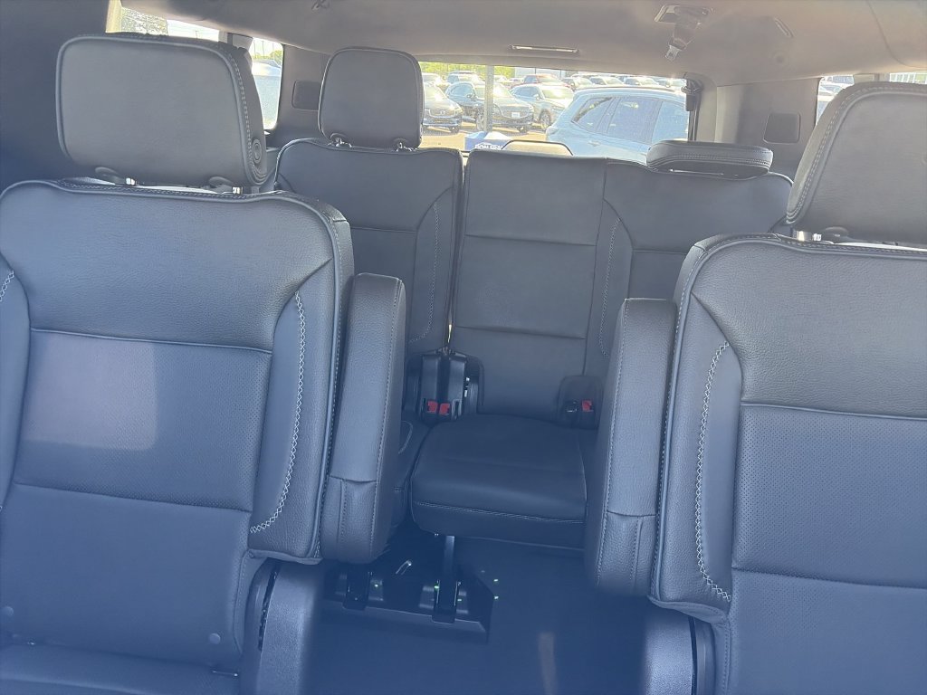 Used 2024 GMC Yukon XL Denali w/ Denali Reserve Package AWD/4WD image 24