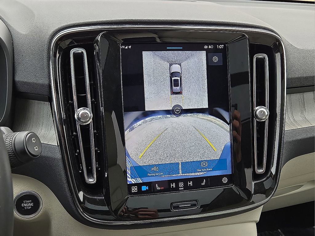 Used 2024 Volvo XC40 B5 Plus AWD/4WD image 26