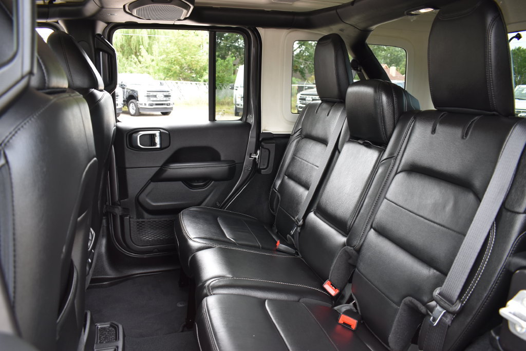 Used 2022 Jeep Wrangler Unlimited Sahara w/ LED Lighting Group AWD/4WD image 22