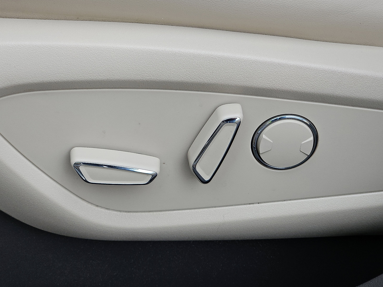 Used 2020 Lincoln Nautilus Reserve image 26
