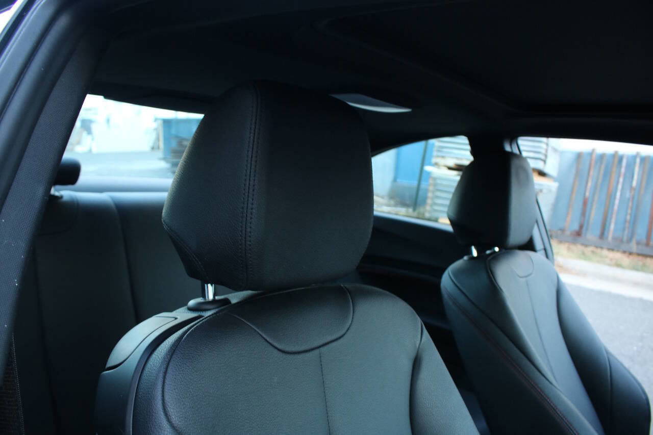 Used 2014 BMW 228i Coupe image 17