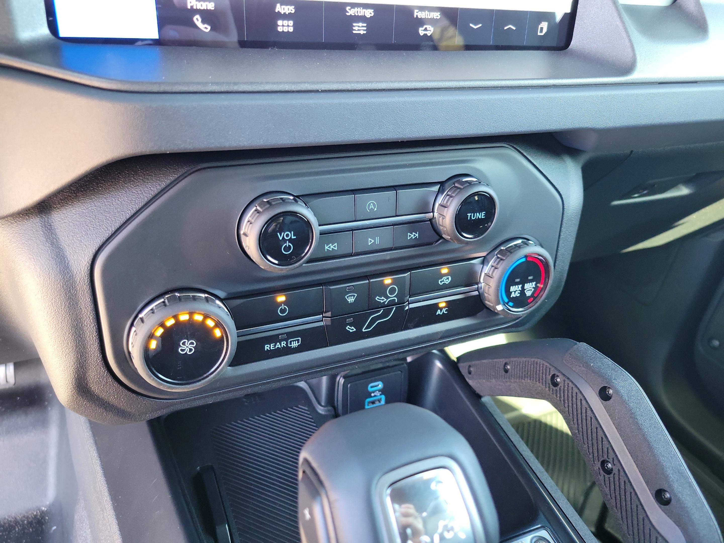 New 2025 Ford Bronco Badlands image 18