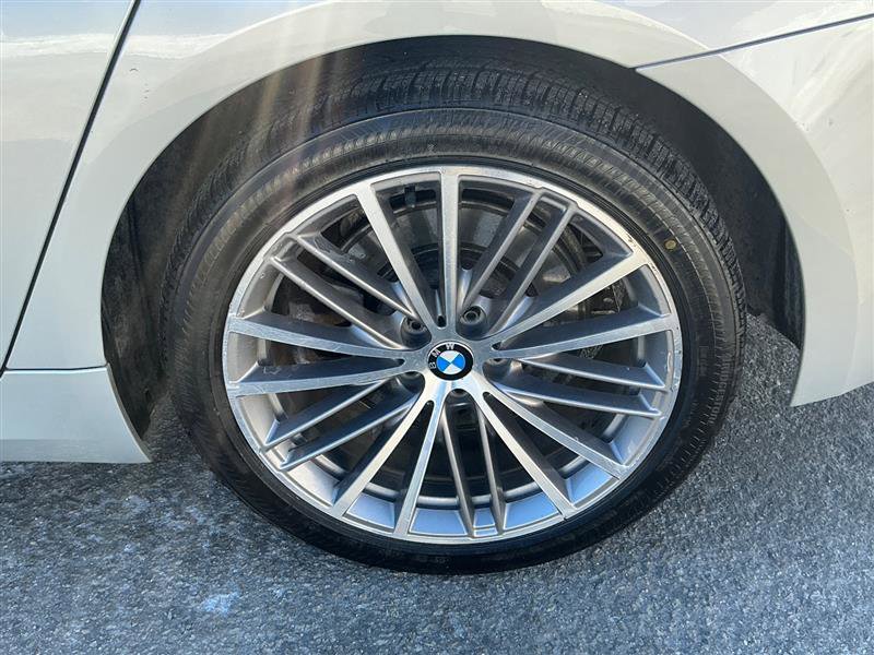 Used 2017 BMW 540i xDrive image 18