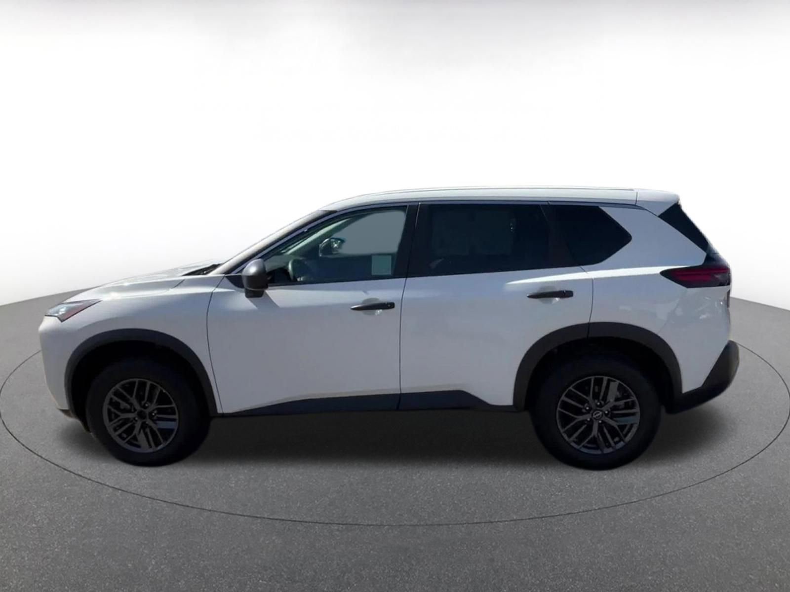 Used 2023 Nissan Rogue S FWD image 9