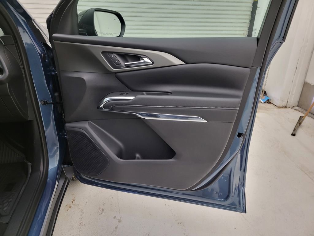 New 2026 Chevrolet Traverse LT w/ LPO, Floor Liner Package image 33