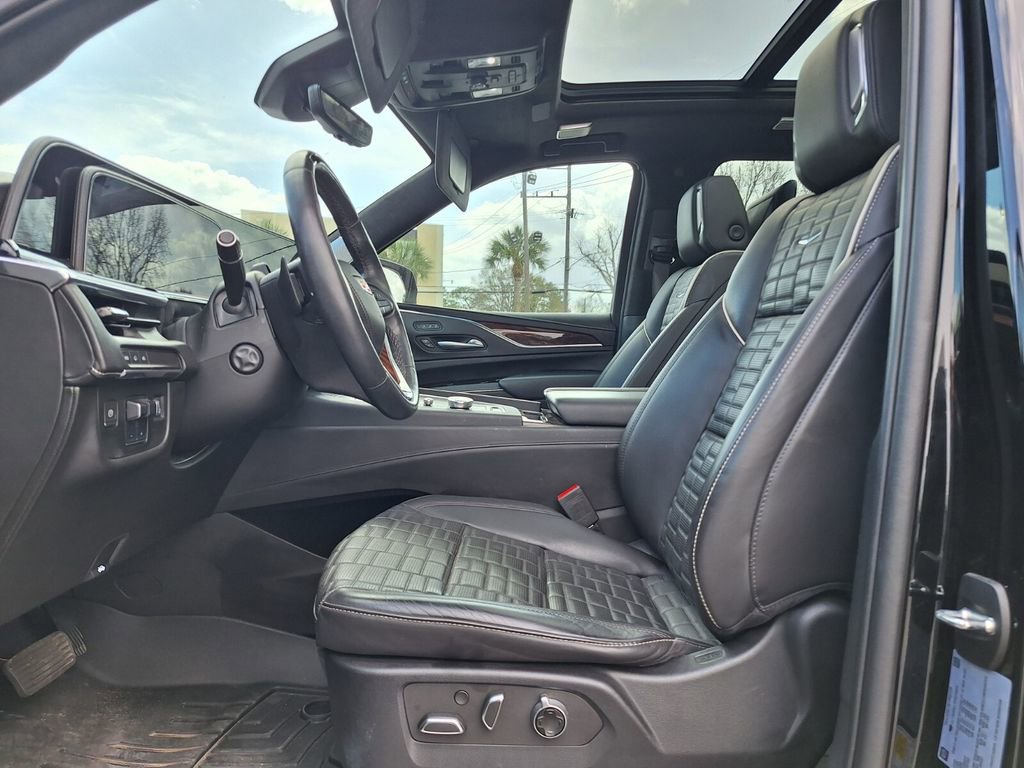 Certified 2023 Cadillac Escalade ESV Sport Platinum w/ Heavy-Duty Trailer Package image 14