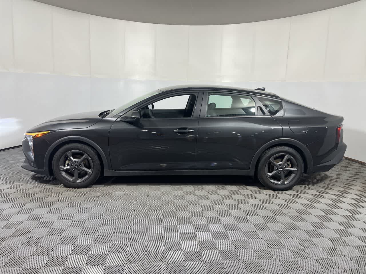 Used 2025 Kia K4 FWD image 5