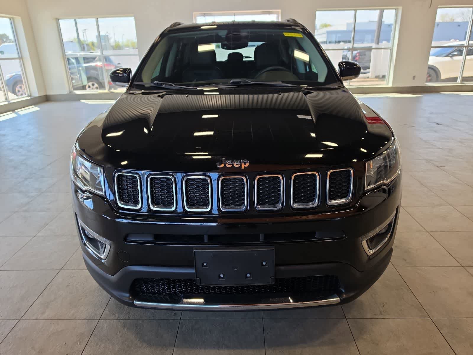 Used 2018 Jeep Compass Limited AWD/4WD image 3