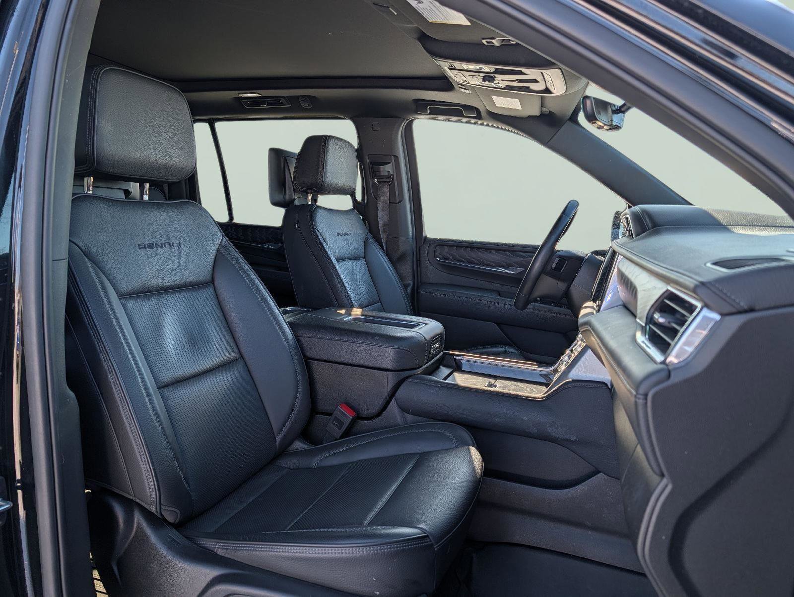 Used 2023 GMC Yukon XL Denali w/ Advanced Technology Package image 22