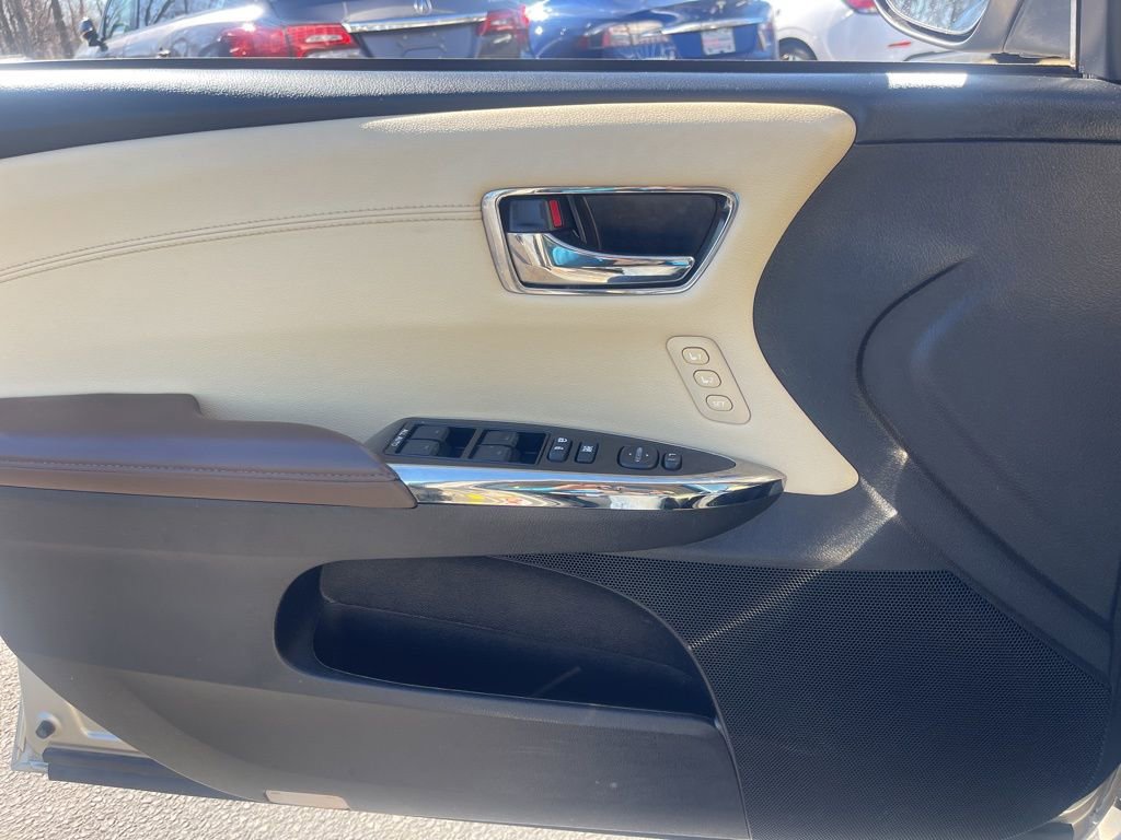 Used 2018 Toyota Avalon XLE Premium w/ Carpet Mat Package image 9