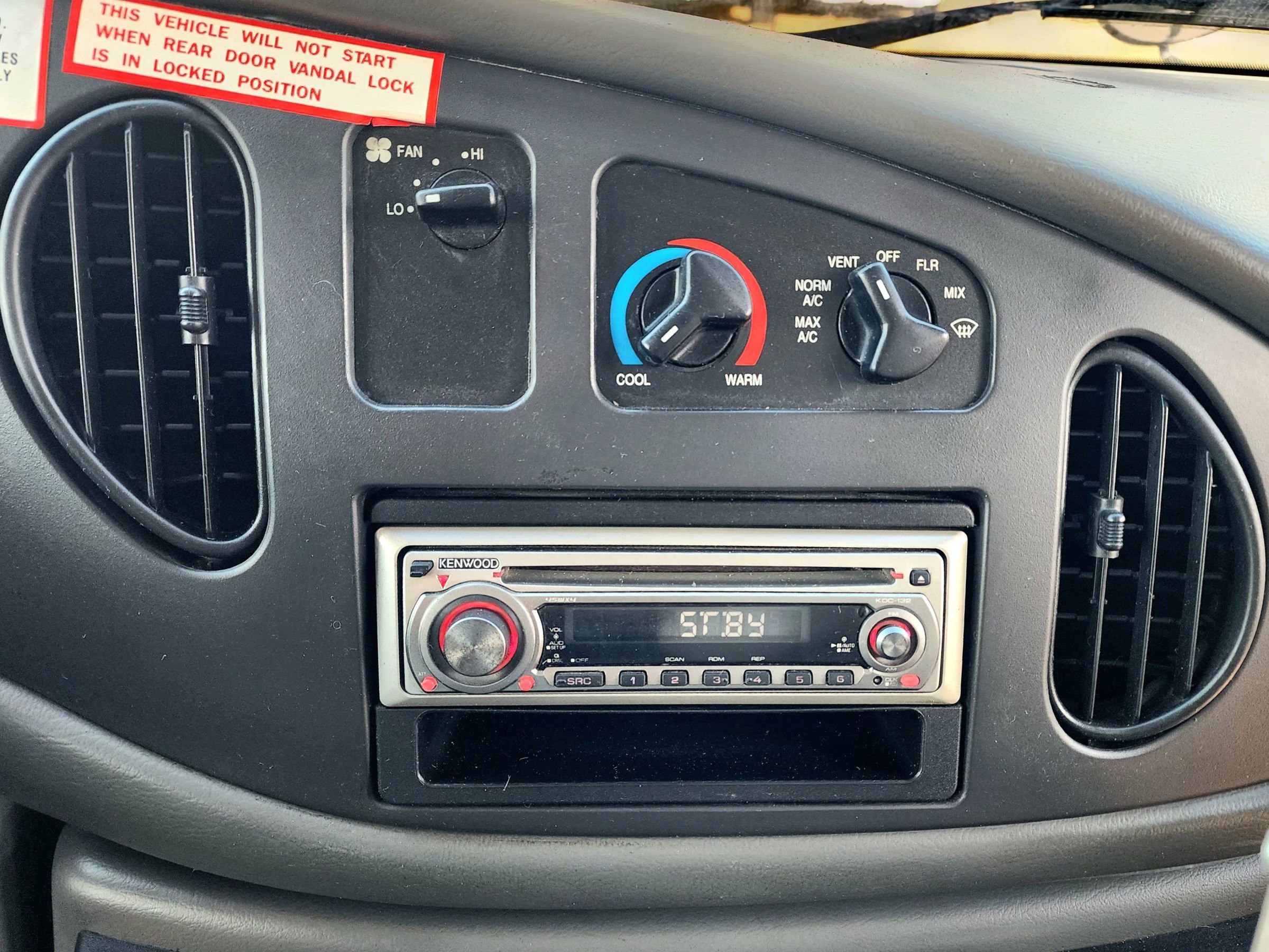 Used 2006 Ford E-450 and Econoline 450 E450 Cube Van 14'-18' image 15