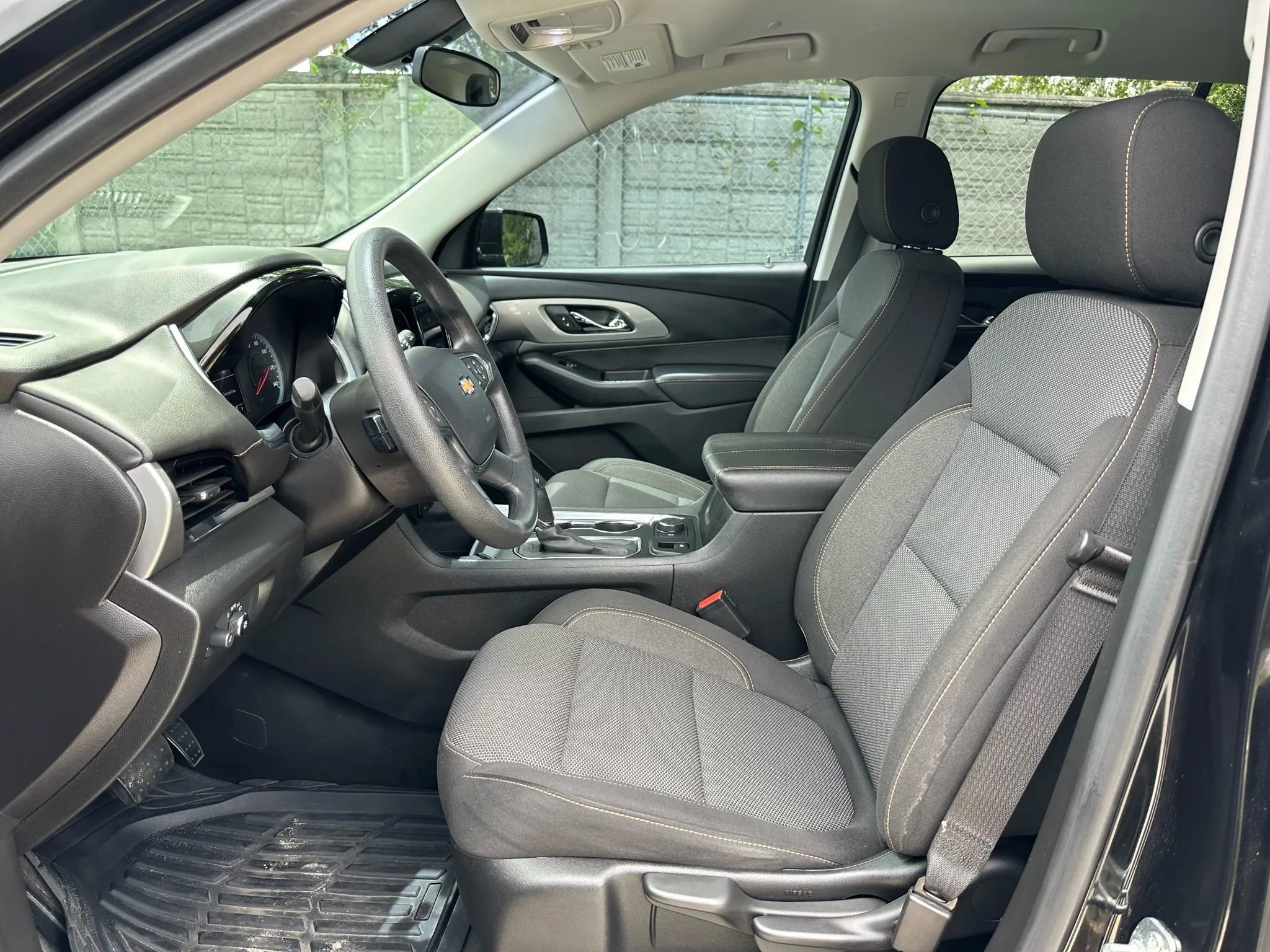 Used 2020 Chevrolet Traverse LS image 10