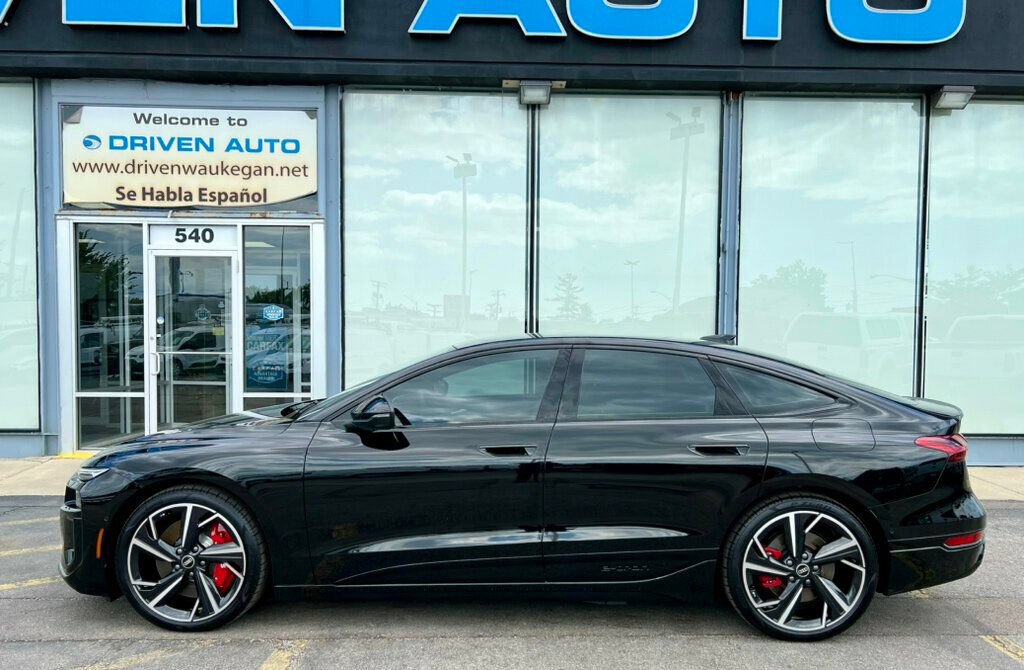 Used 2025 Audi S6 e-tron Prestige w/ 21" Black Optic Package AWD/4WD image 2