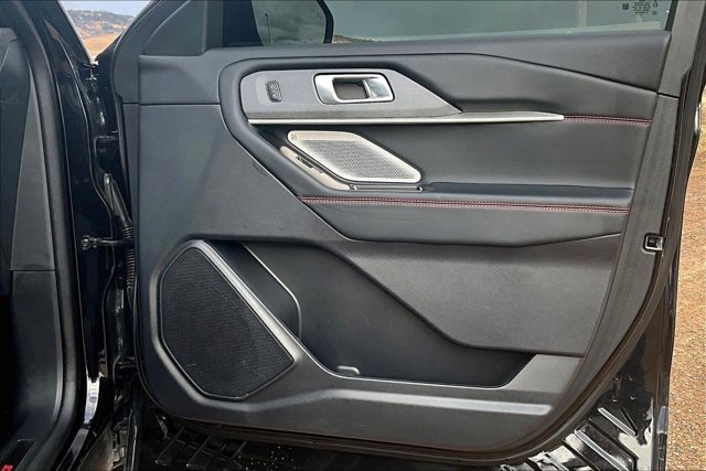 Used 2025 Ford Explorer ST image 29