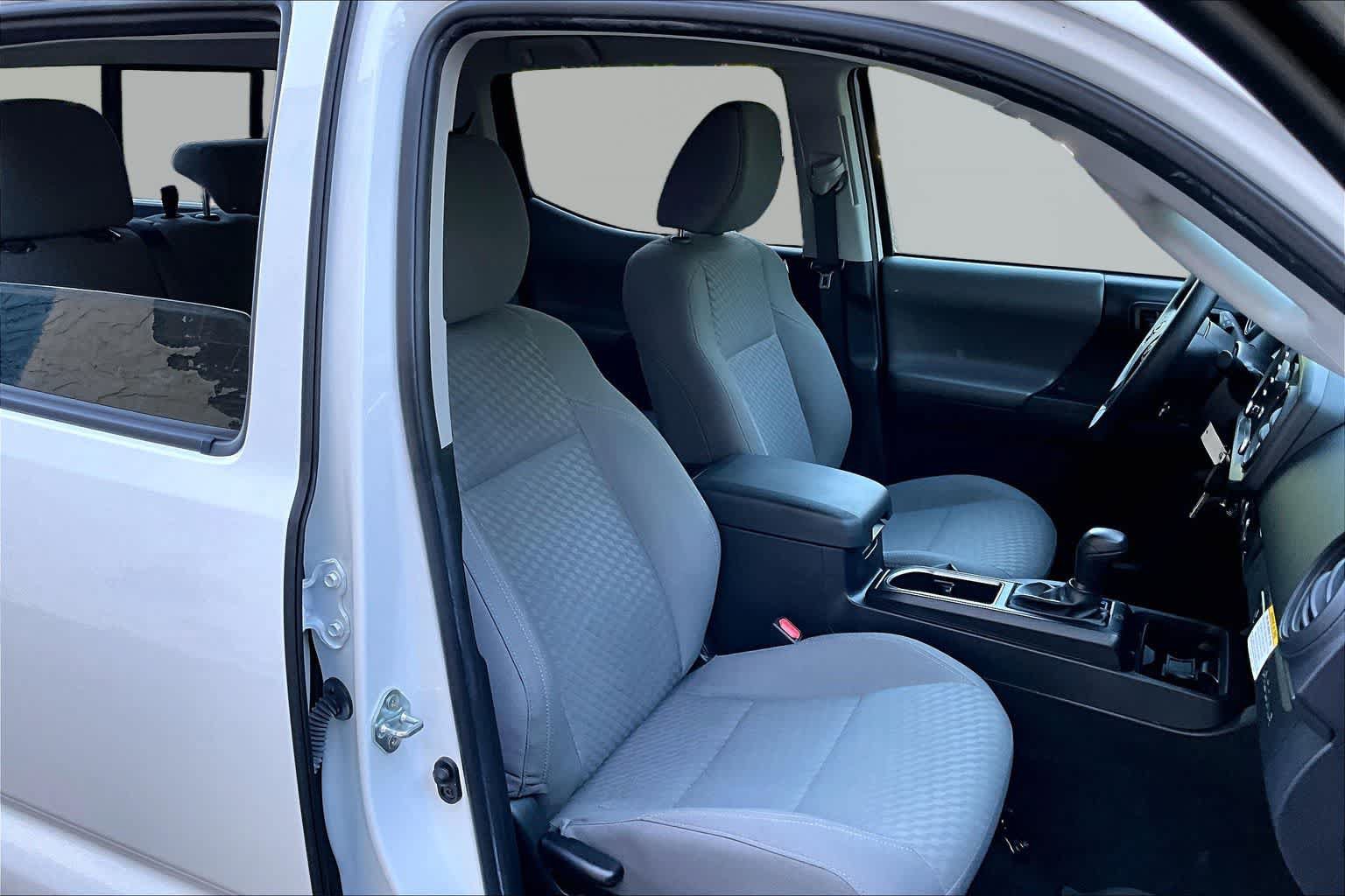 Certified 2023 Toyota Tacoma SR AWD/4WD image 9