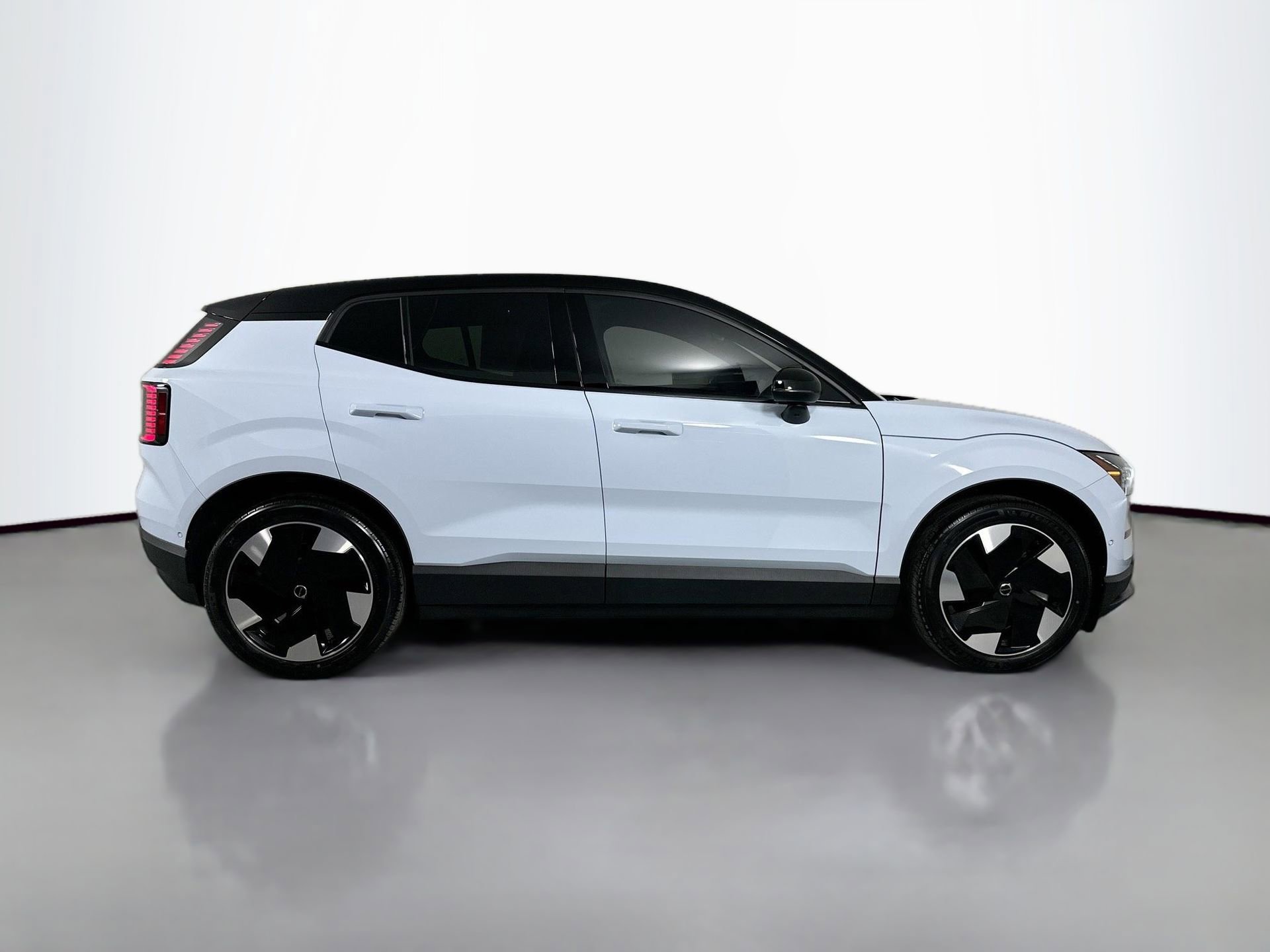New 2026 Volvo EX30 Ultra w/ Protection Package AWD/4WD image 4