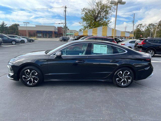 Used 2025 Hyundai Sonata SEL FWD image 4