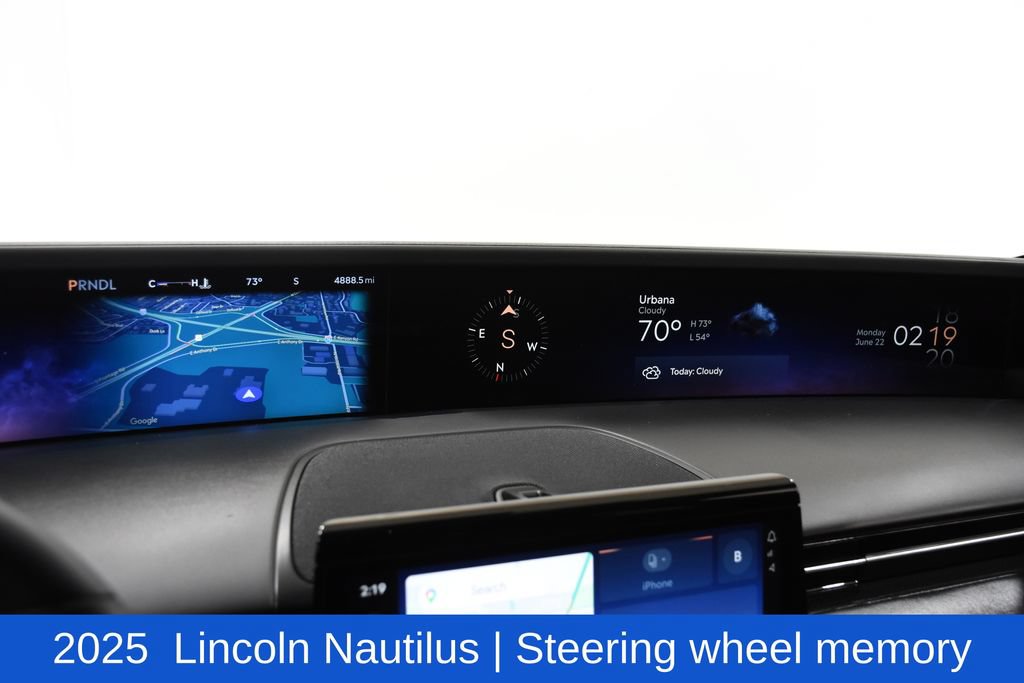 Used 2025 Lincoln Nautilus Reserve w/ Jet Appearance Package AWD/4WD image 17