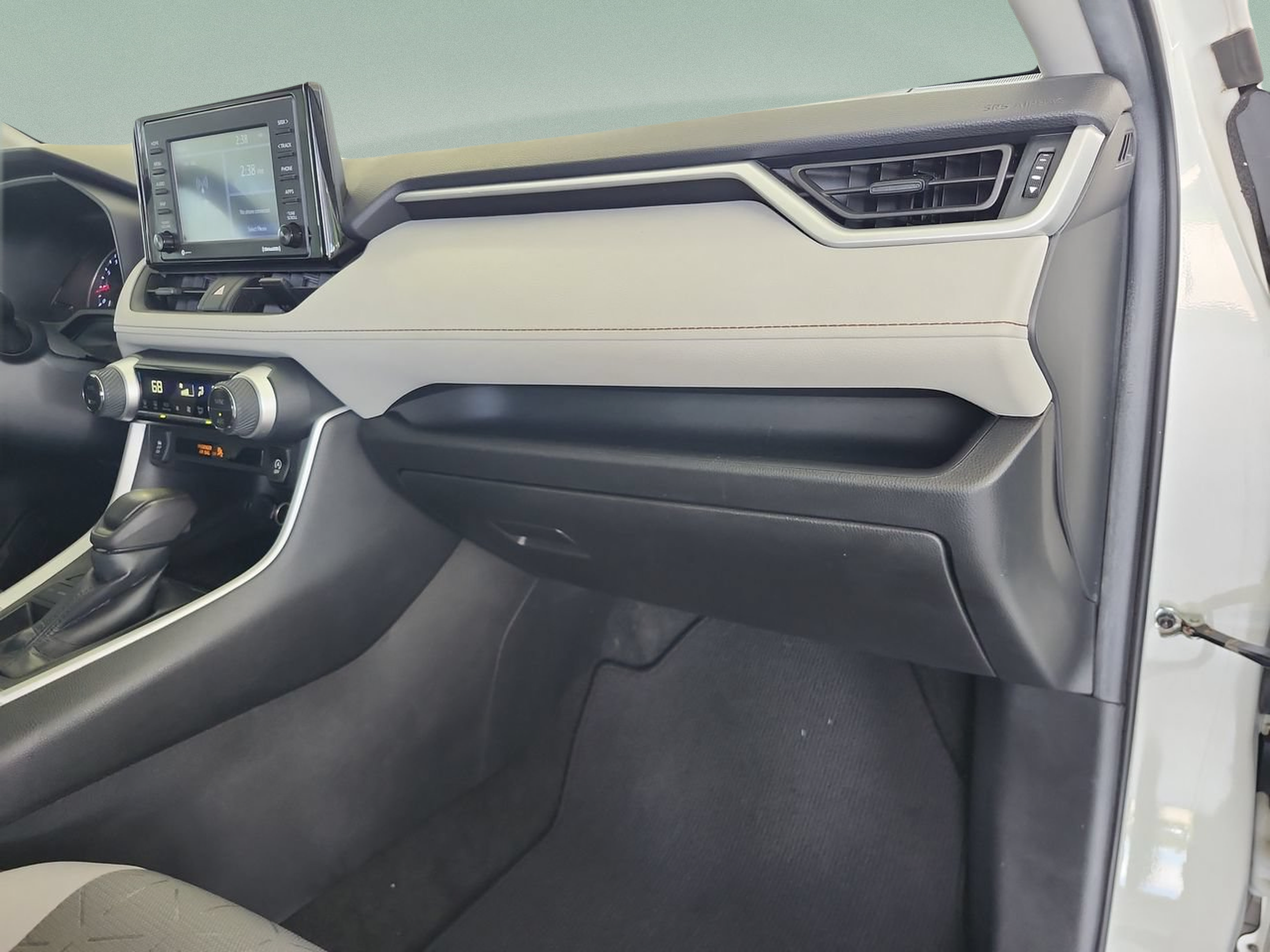 Used 2021 Toyota RAV4 XLE FWD image 19