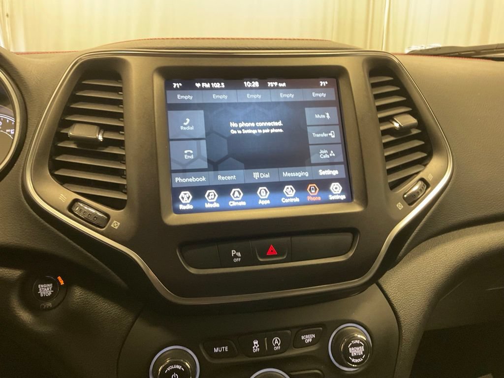 Used 2020 Jeep Cherokee Trailhawk w/ Cold Weather Group AWD/4WD image 16