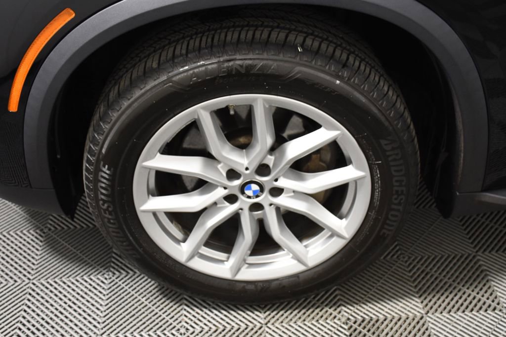 Used 2021 BMW X5 xDrive40i w/ Premium Package image 11
