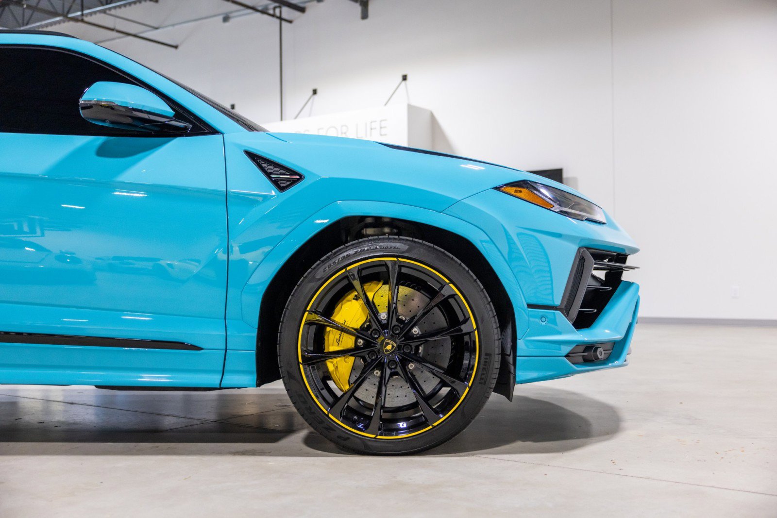 Used 2024 Lamborghini Urus S AWD/4WD image 21