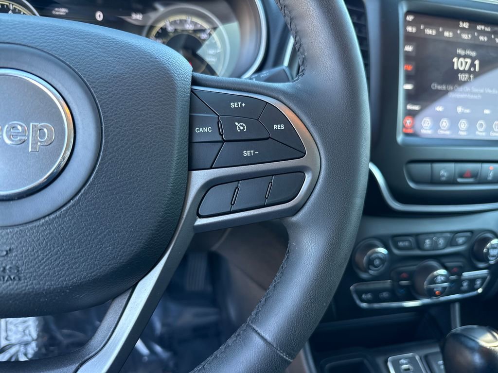 Used 2021 Jeep Cherokee Latitude Lux w/ Comfort/Convenience Group image 16