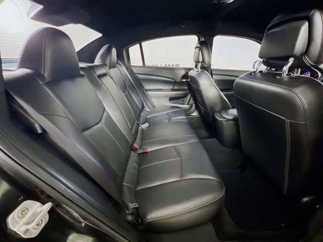 Used 2011 Chrysler 200 Limited image 36