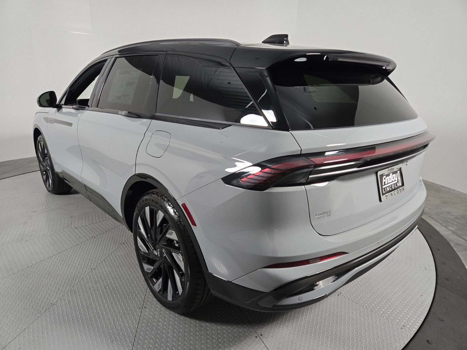 New 2026 Lincoln Nautilus Reserve w/ Jet Appearance Package AWD/4WD image 7