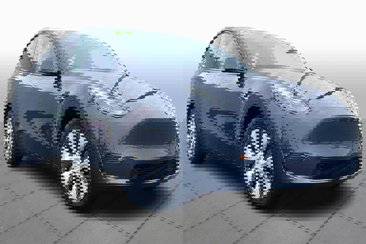 Used 2024 Tesla Model Y Long Range image 2