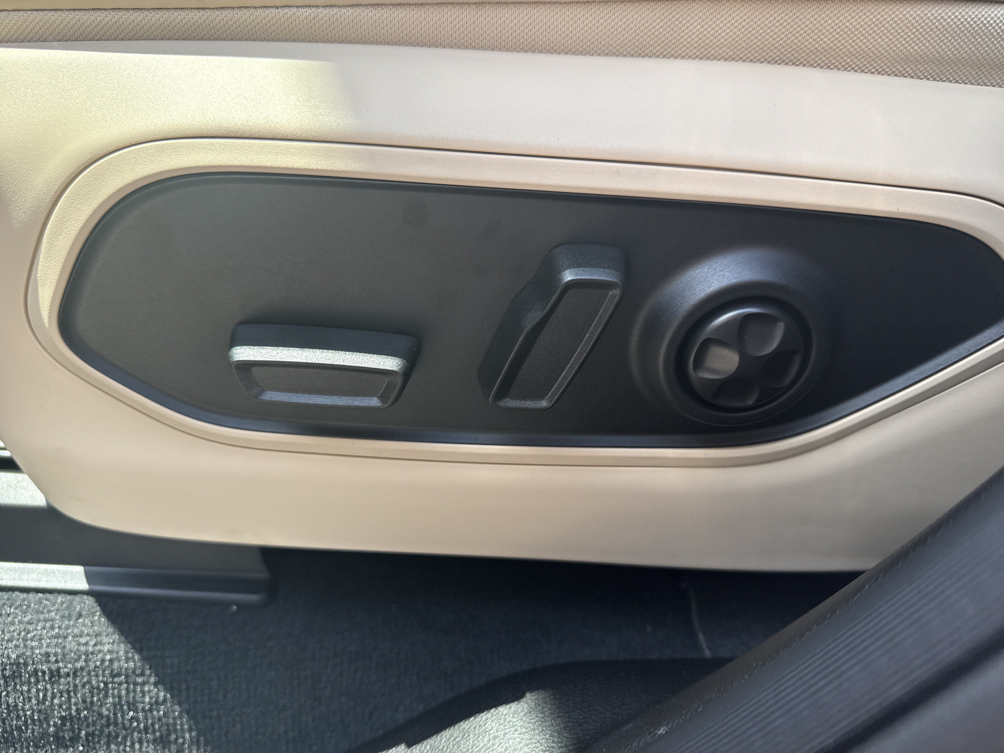 New 2026 Jeep Grand Cherokee Limited AWD/4WD image 10