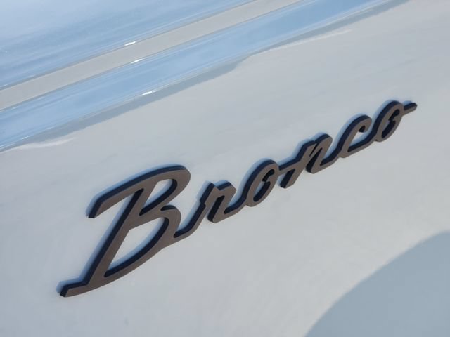 Used 2021 Ford Bronco Outer Banks AWD/4WD image 9