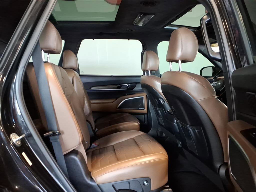 Used 2020 Kia Telluride SX w/ SX Prestige Package AWD/4WD image 11