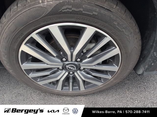 Used 2023 Nissan Kicks SV FWD image 9