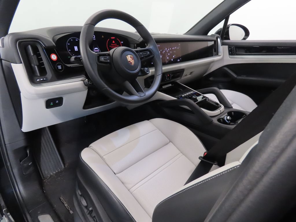 Certified 2026 Porsche Cayenne E-Hybrid AWD/4WD image 4