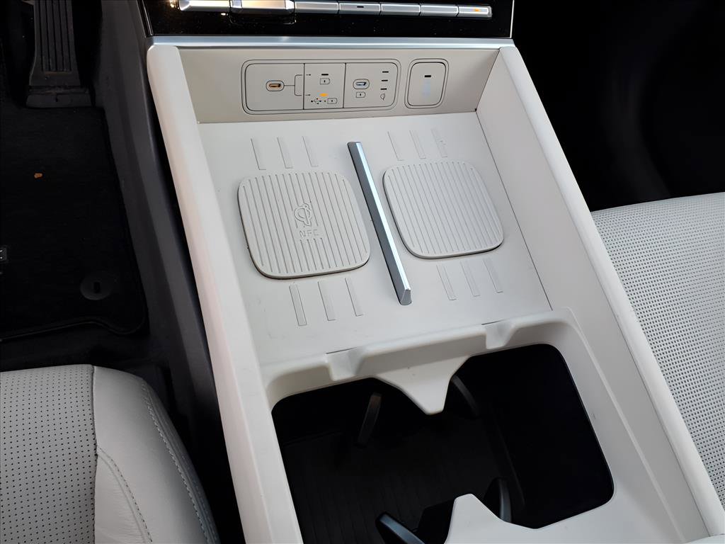 Used 2024 Hyundai Santa Fe Limited image 18