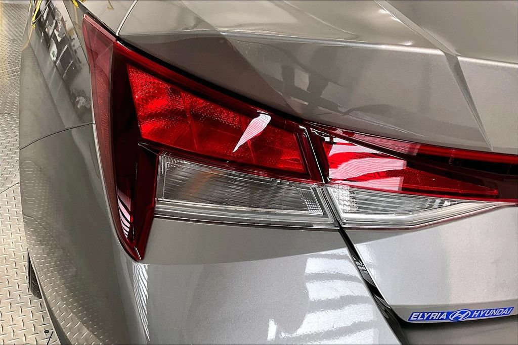 Certified 2021 Hyundai Elantra SEL FWD image 31