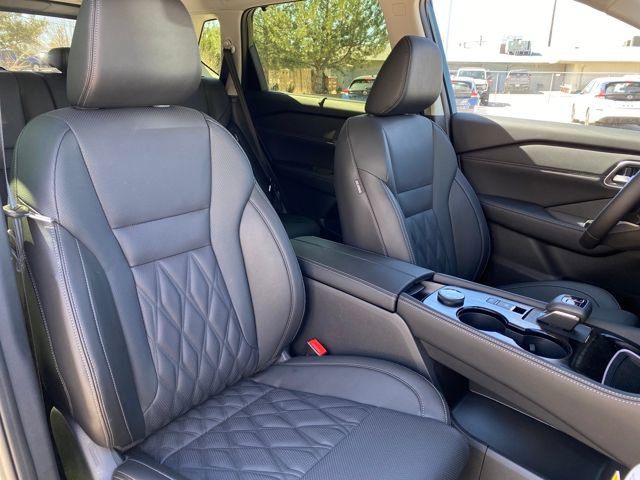 New 2026 Nissan Rogue Platinum image 9