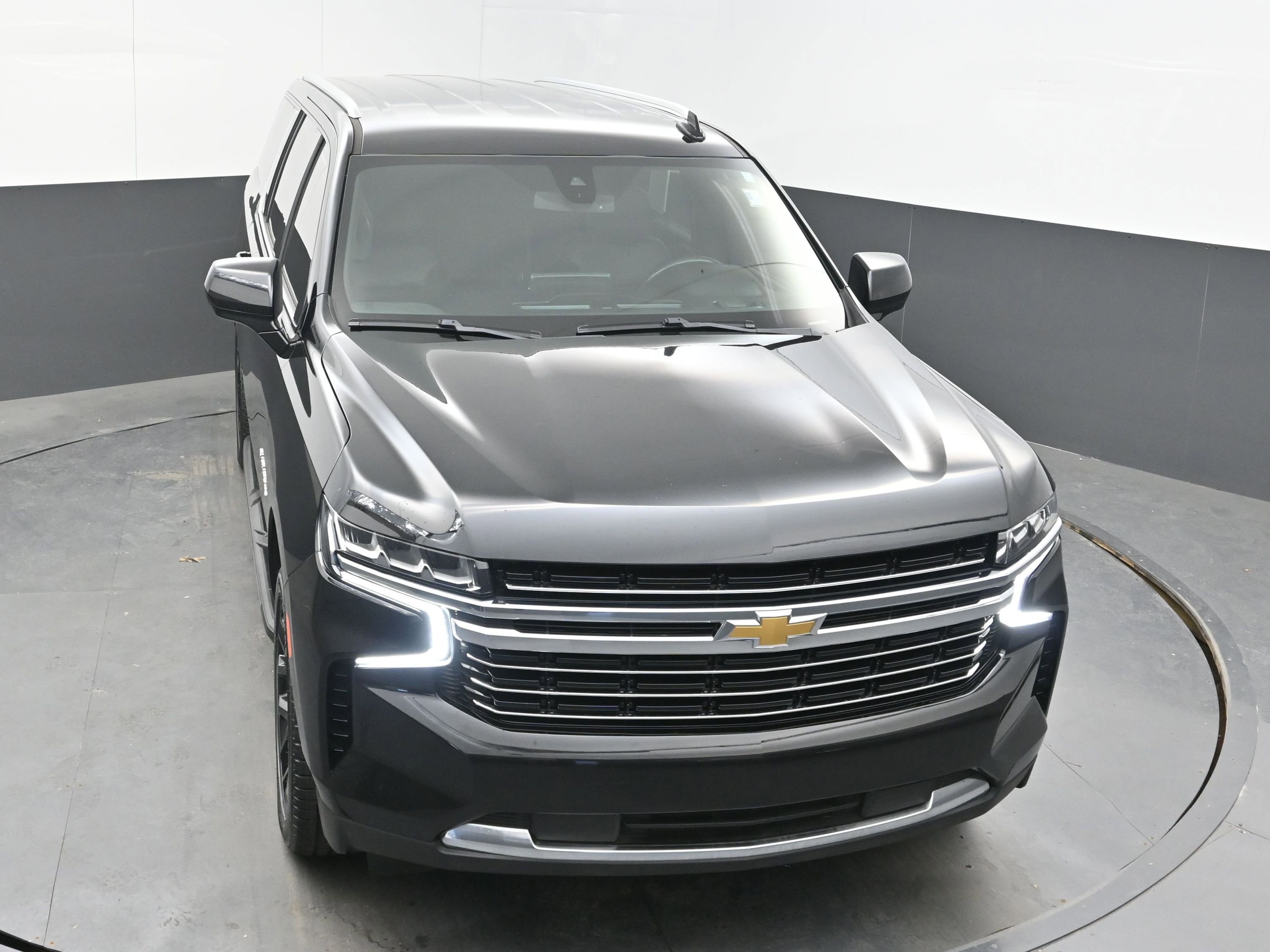 Used 2021 Chevrolet Suburban LT image 32