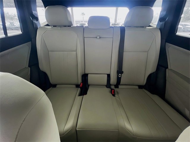 Used 2023 Volkswagen Tiguan SE R-Line image 25