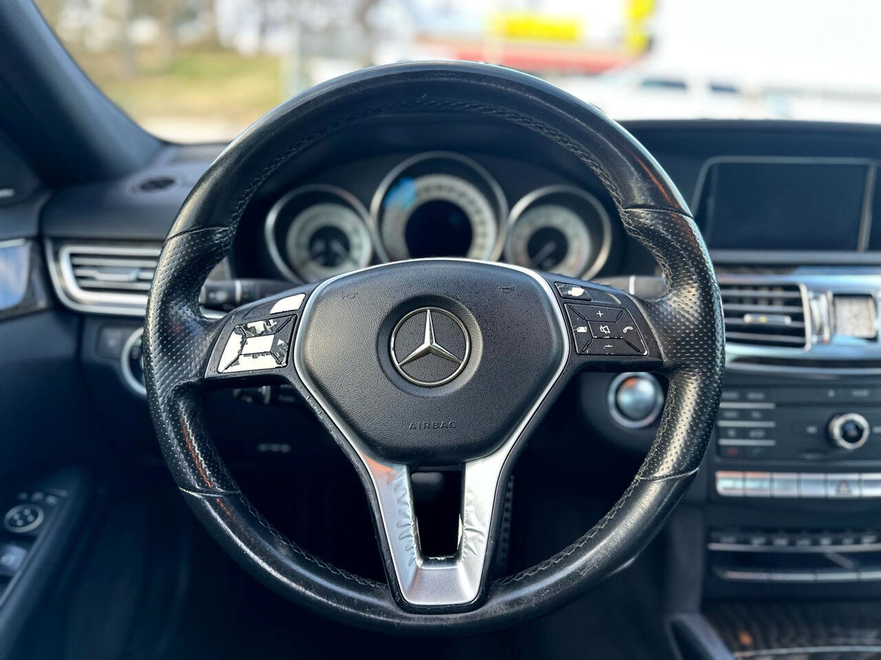 Used 2016 Mercedes-Benz E 400 Sedan image 19