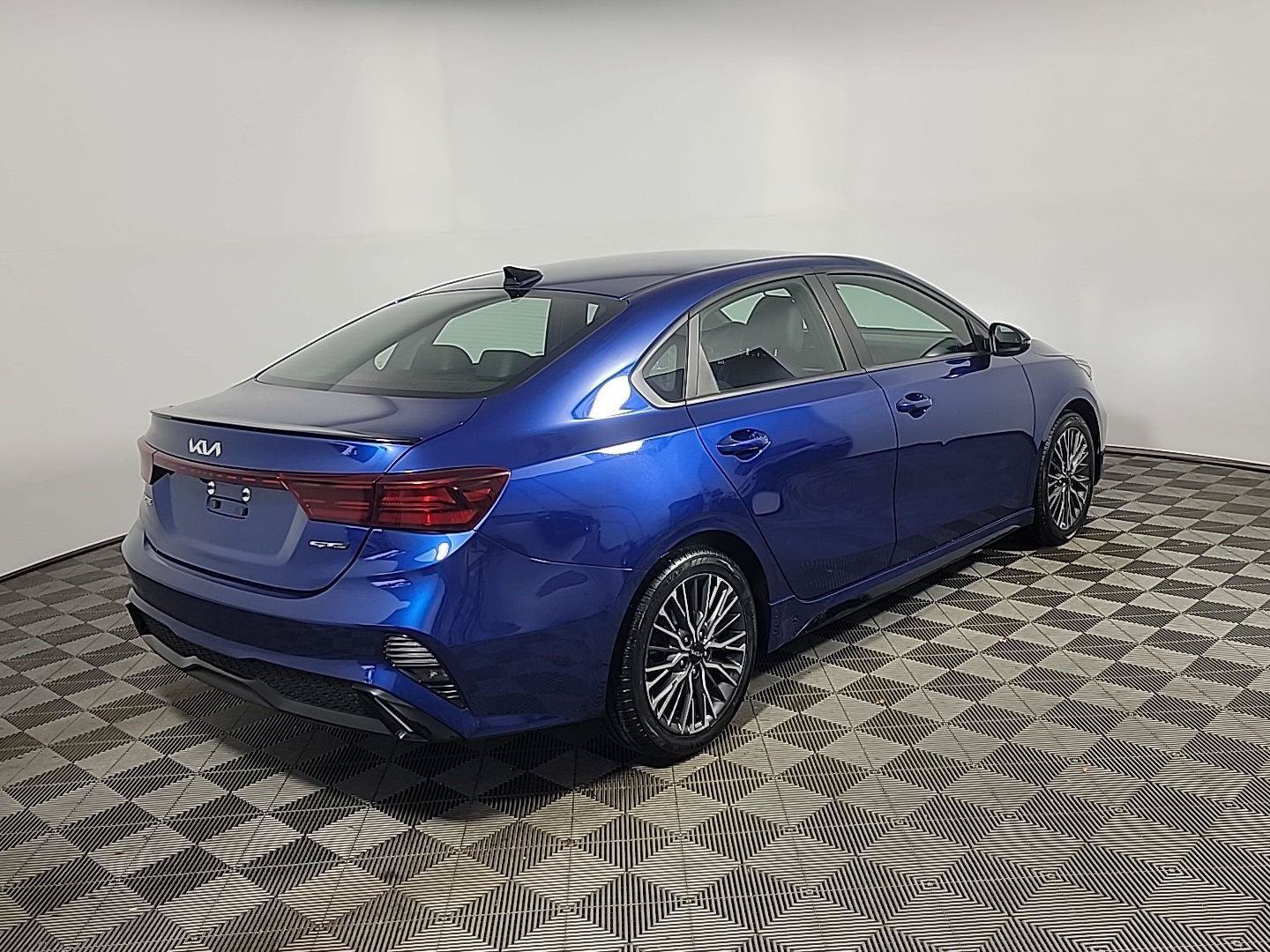 Certified 2024 Kia Forte GT-Line FWD image 4